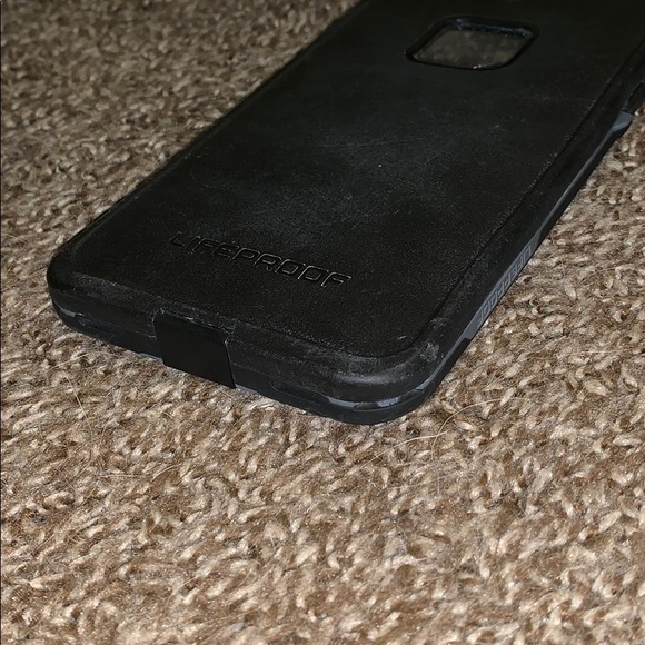 iPhone 7 Plus lifeproof case - Picture 3 of 4